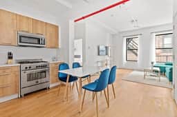 Gorgeous 1BR, Prime Manhattan w/Laundry & Elevator