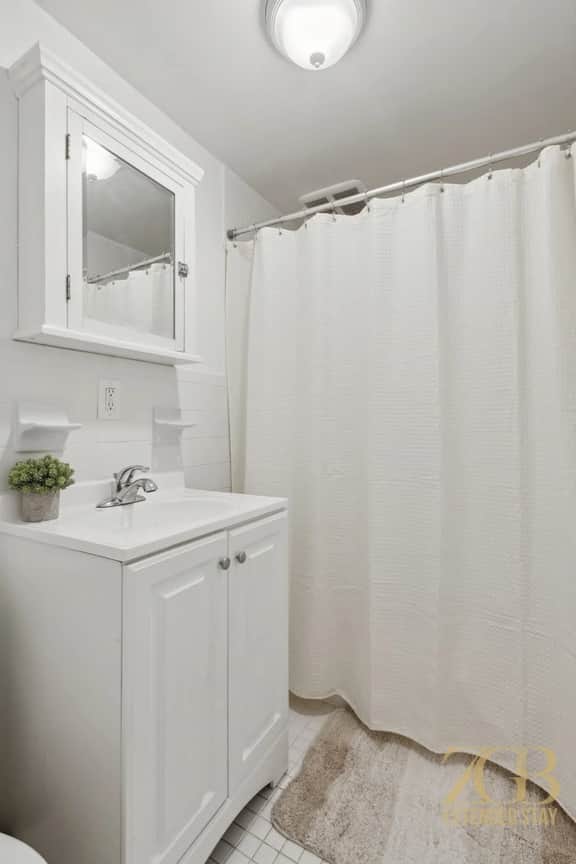 Gorgeous 2 Bedroom Apt in Prime UES!