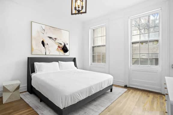 Loft Style X Large 2BR Apartment in Prime Chelsea!