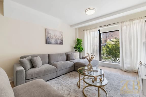 West Village, Renovated! 3BR/2BA Private Terrace 